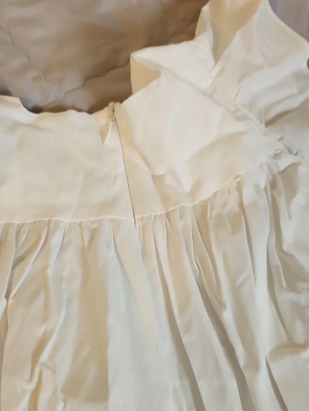 White Girls' Ruffle Sleeve Dress with Lace